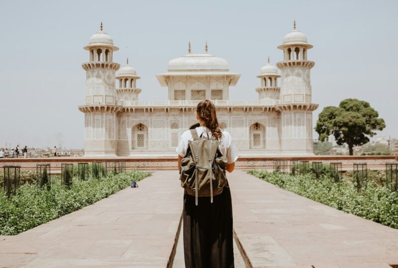 solo female traveler